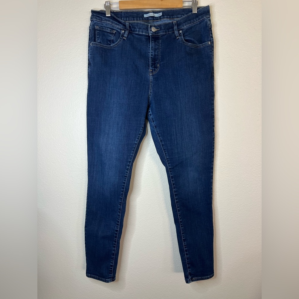 Levi's Women's Skinny Jeans in Deep Blue stretch